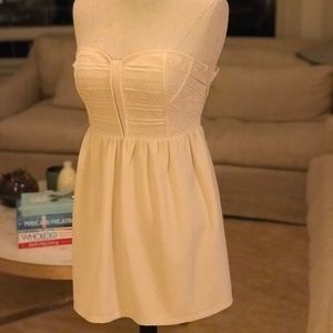 Off-white strapless dress